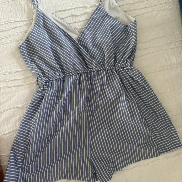 Purple Snow Striped Romper w/ Belt - Picture 4 of 6